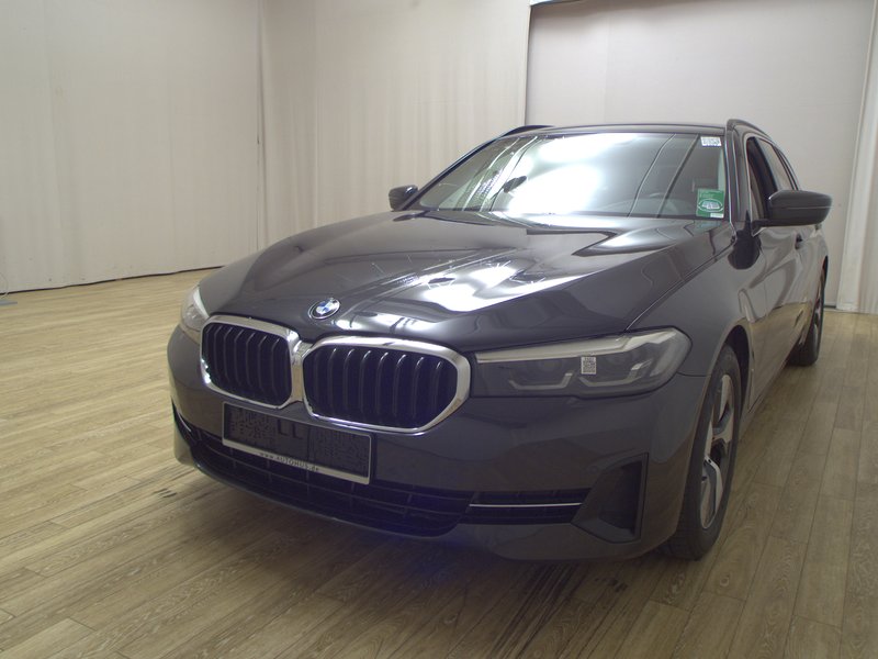 BMW 520d Touring automatik • Full LED • digitalni instrumenti — 2