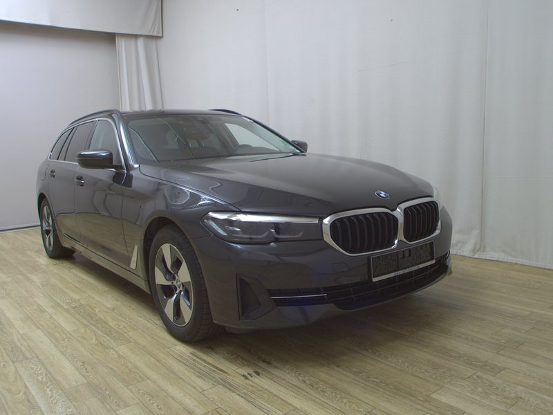BMW 520d Touring automatik • Full LED • digitalni instrumenti — 3