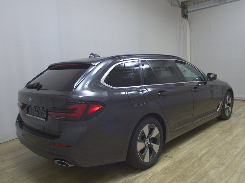 BMW 520d Touring automatik • Full LED • digitalni instrumenti — 4