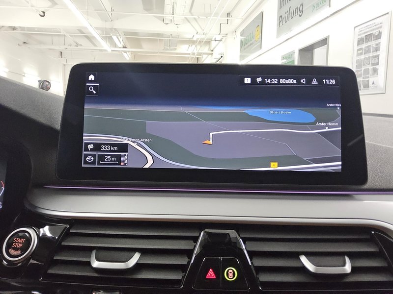 BMW 520d Touring automatik • Full LED • digitalni instrumenti — 7