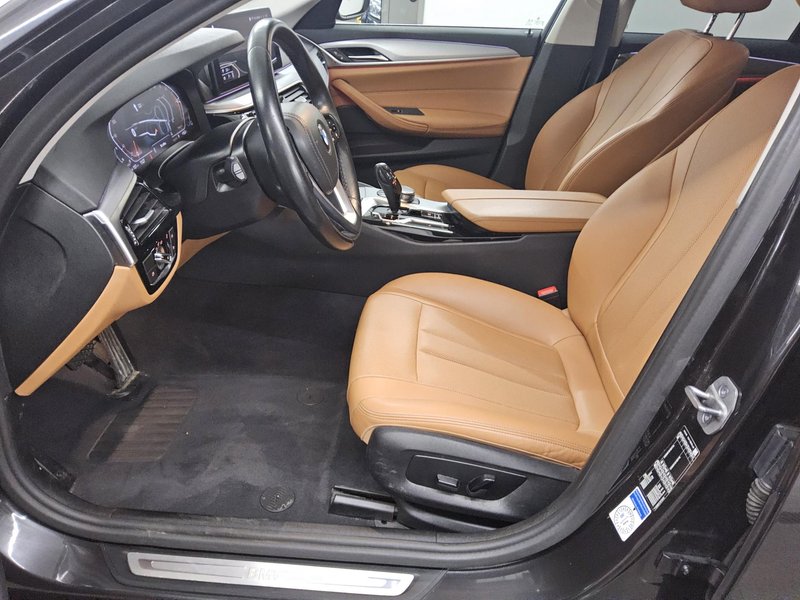 BMW 520d Touring automatik • Full LED • digitalni instrumenti — 9