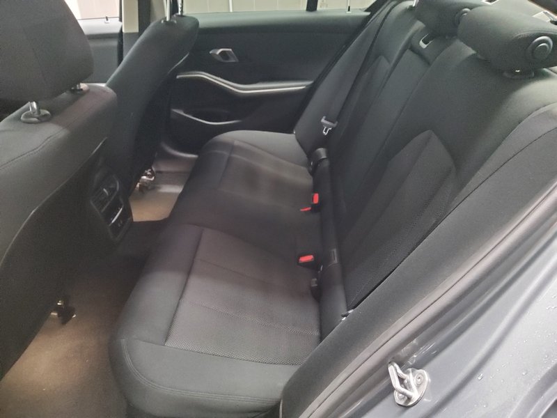 BMW 318i automatik • HUD • Full LED — 13