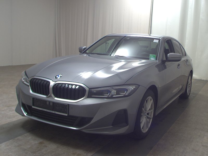 BMW 318i automatik • HUD • Full LED — 2