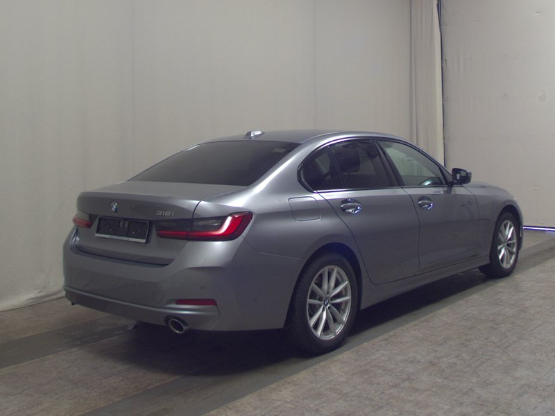 BMW 318i automatik • HUD • Full LED — 4
