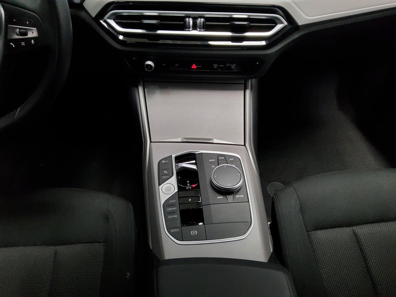 BMW 318i automatik • HUD • Full LED — 6