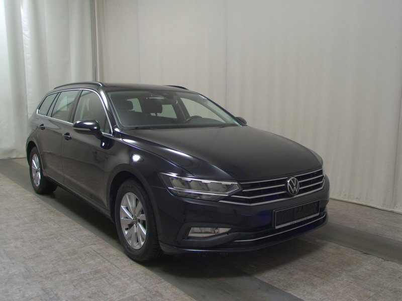 Volkswagen Passat Variant 2.0 TDI automatik Business • ACC • Full LED — 3