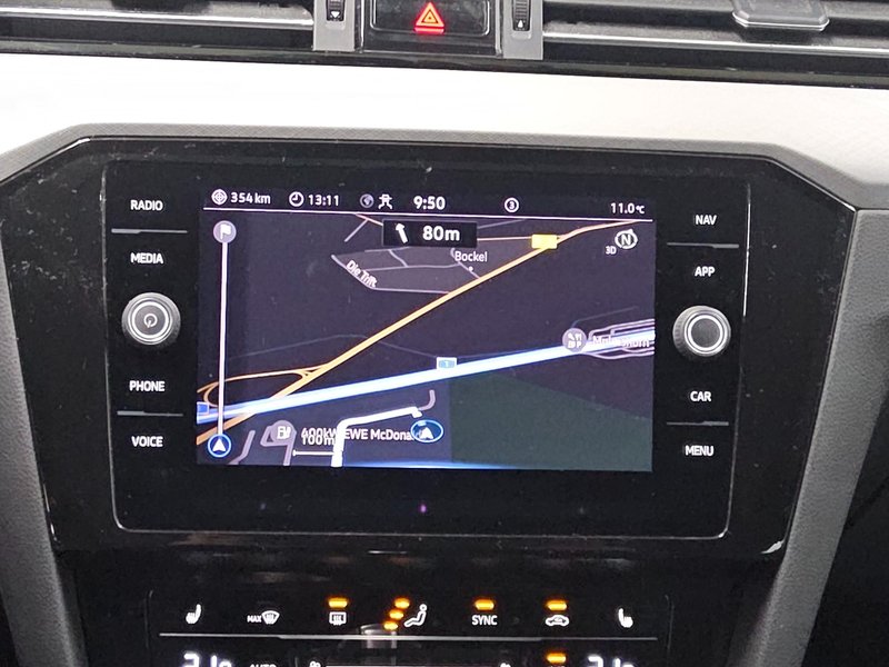 Volkswagen Passat Variant 2.0 TDI automatik Business • ACC • Full LED — 7