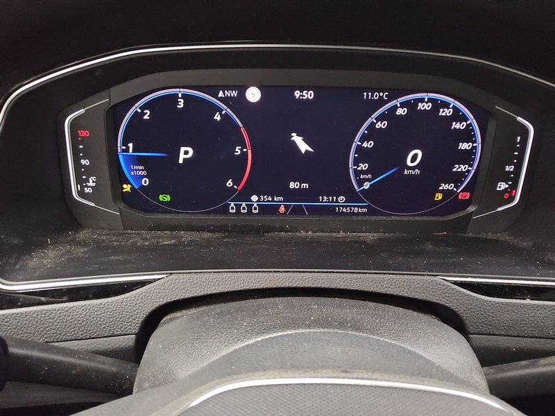 Volkswagen Passat Variant 2.0 TDI automatik Business • ACC • Full LED — 8