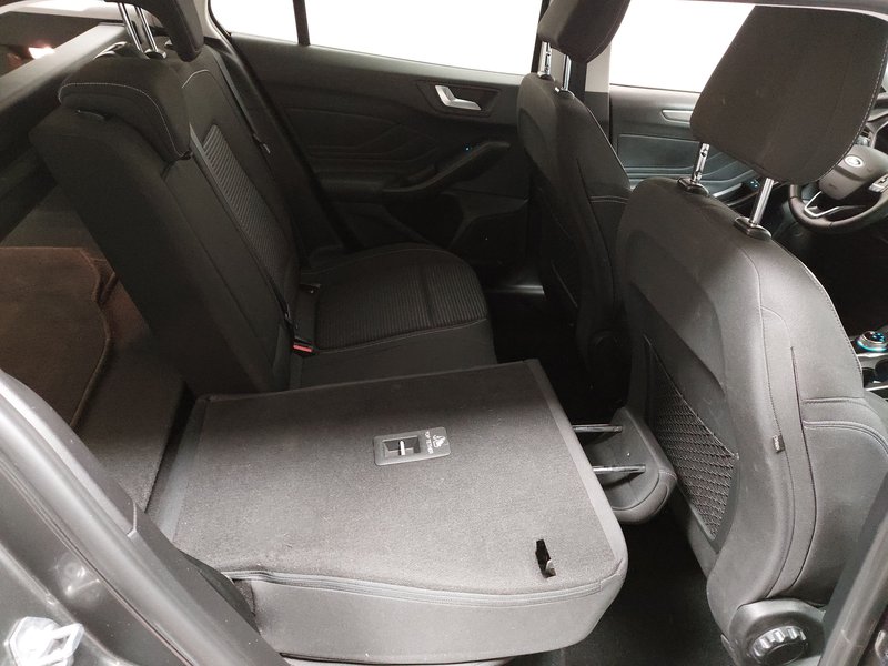 Ford Focus Turnier 1.5 EcoBlue automatik Titanium — 23