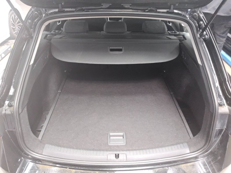 SEAT Leon Sportstourer 2.0 TDI automatik Style • ACC • Full LED — 12