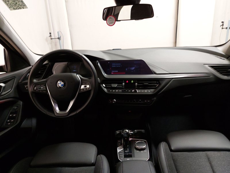 BMW 118d automatik Sport Line • ACC • Full LED — 16