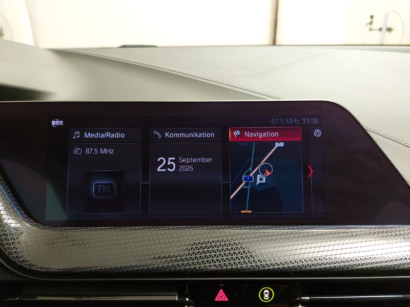 BMW 118d automatik Sport Line • ACC • Full LED — 17