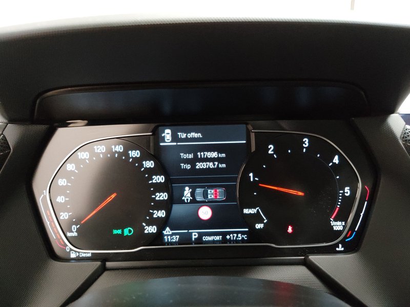 BMW 118d automatik Sport Line • ACC • Full LED — 19