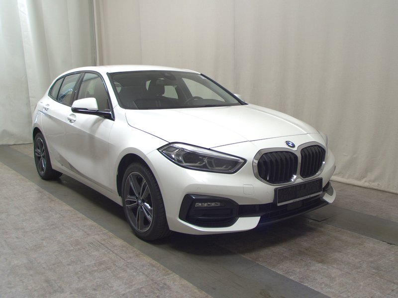 BMW 118d automatik Sport Line • ACC • Full LED — 3