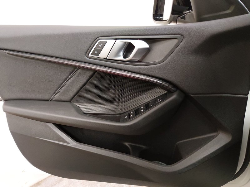 BMW 118d automatik Sport Line • ACC • Full LED — 5