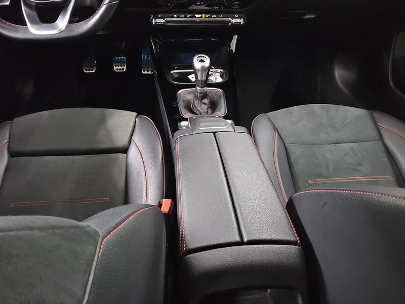 Mercedes-Benz A 180 d AMG Line • panorama • Full LED — 6