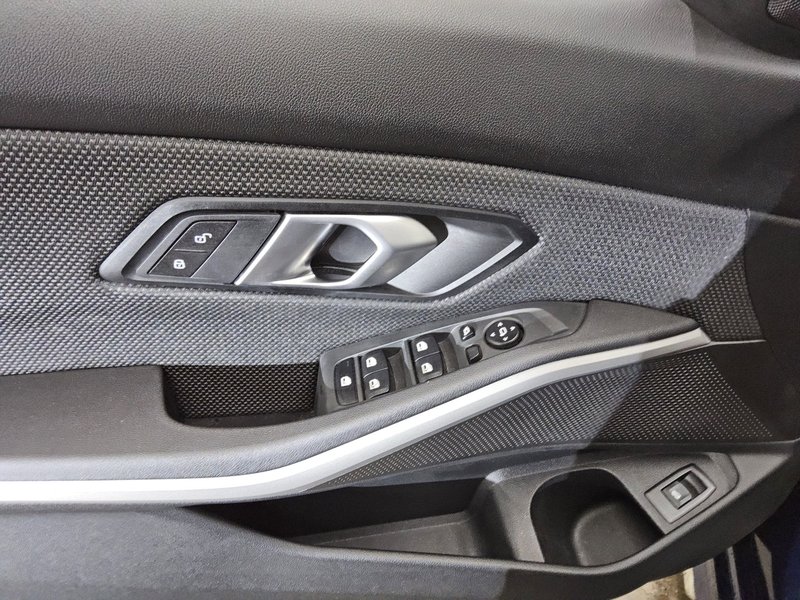 BMW 320d Touring xDrive automatik • HUD — 10