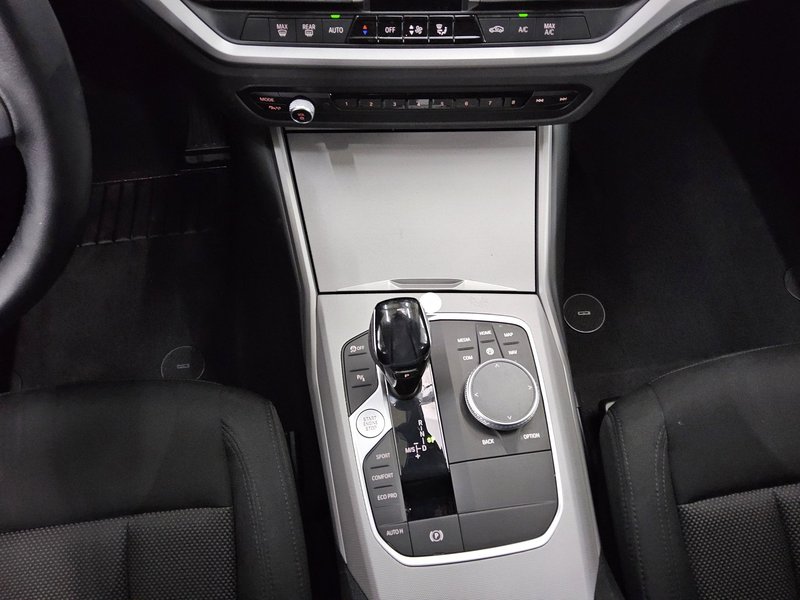 BMW 320d Touring xDrive automatik • HUD — 6