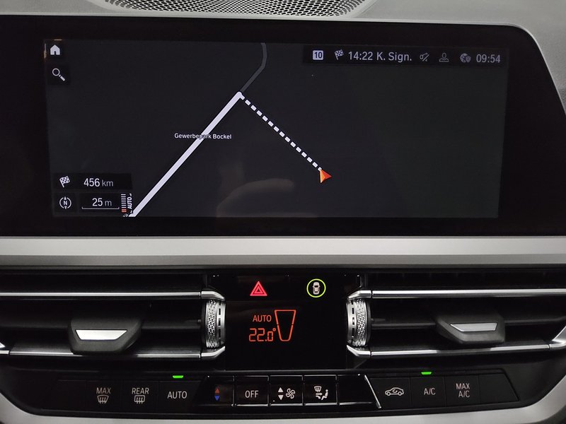 BMW 320d Touring xDrive automatik • HUD — 7