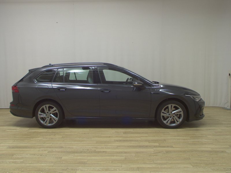 Volkswagen Golf 8 Variant 2.0 TDI automatik R-Line • ACC • LED