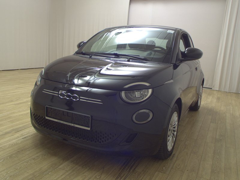 Fiat 500 Red • bežično punjenje • Full LED — 2