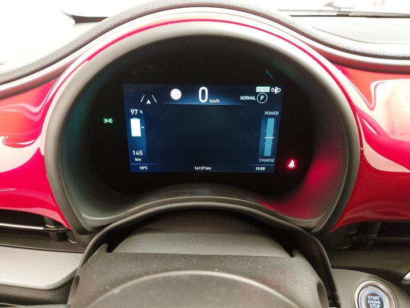 Fiat 500 Red • bežično punjenje • Full LED — 24