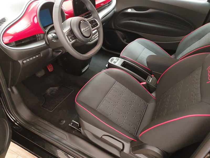 Fiat 500 Red • bežično punjenje • Full LED — 6