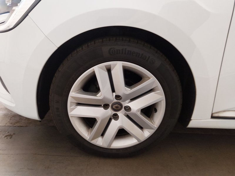 Renault Clio TCe • Full LED — 8