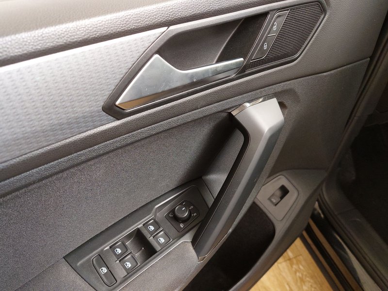 Volkswagen Tiguan 2.0 TDI automatik Life • ACC • električna peta vrata — 5