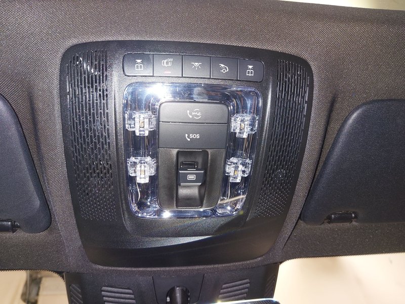 Mercedes-Benz GLB 220 d automatik AMG-Line • ACC • LED — 13