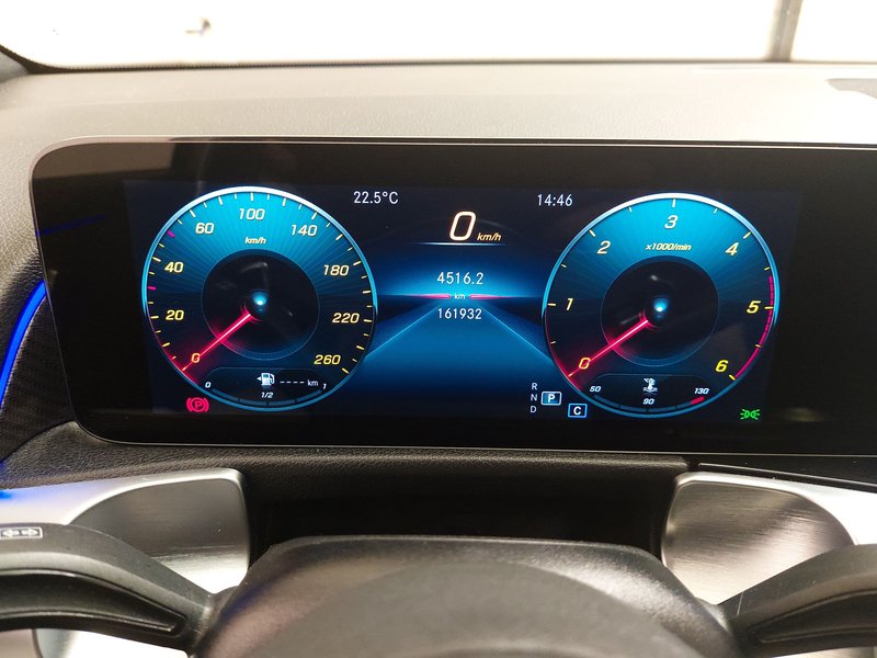 Mercedes-Benz GLB 220 d automatik AMG-Line • ACC • LED — 23