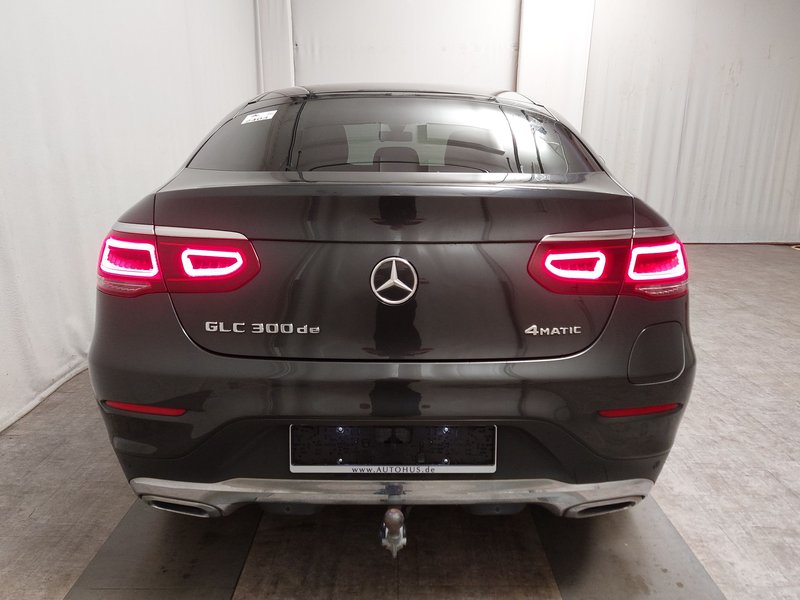 Mercedes-Benz GLC 300 de Coupé automatik • Kuka za vuču (zakretna) • koža — 14