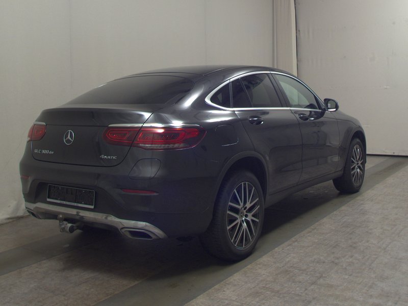 Mercedes-Benz GLC 300 de Coupé automatik • Kuka za vuču (zakretna) • koža — 4