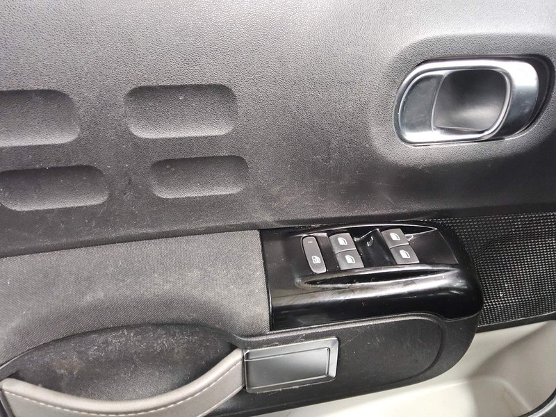 Citroën C3 1.2 PureTech Shine • Full LED — 9