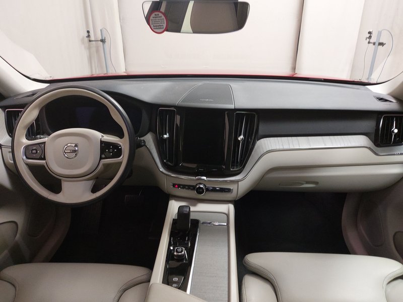 Volvo XC60 B4 automatik • ACC • 360° kamera — 13