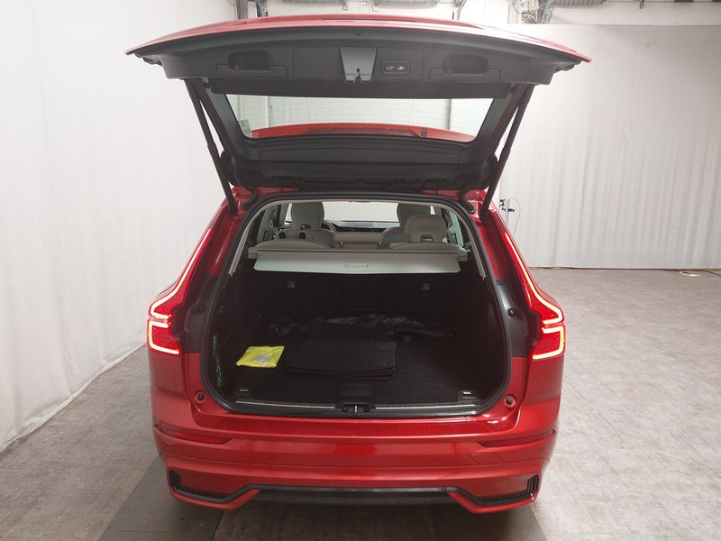 Volvo XC60 B4 automatik • ACC • 360° kamera — 15