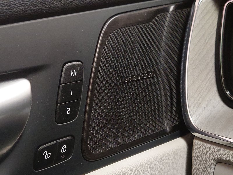 Volvo XC60 B4 automatik • ACC • 360° kamera — 21
