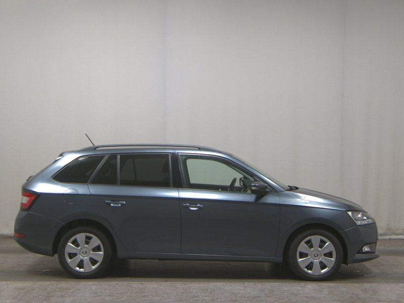 Škoda Fabia Combi 1.0 TSI automatik • Kamera za parkiranje