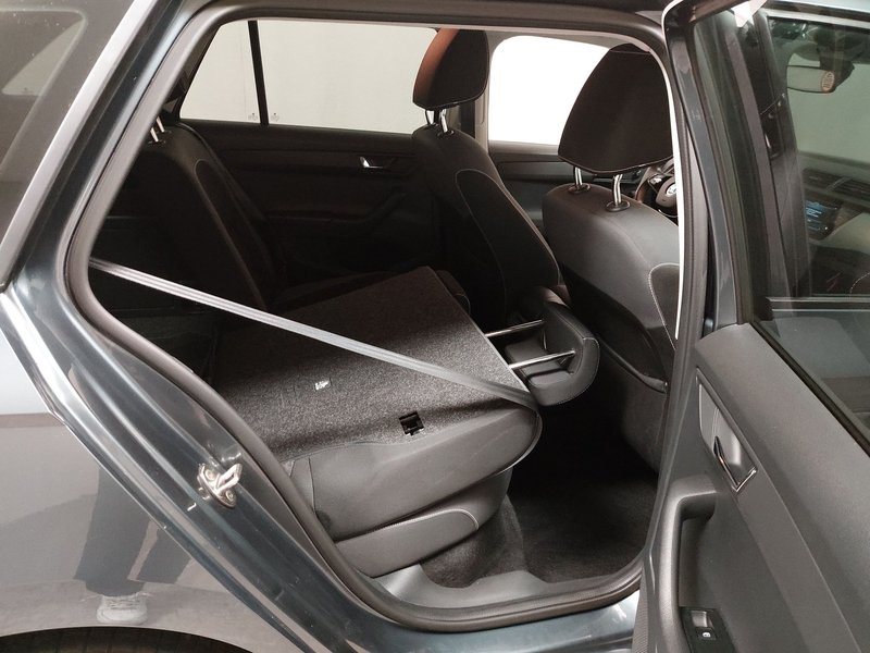 Škoda Fabia Combi 1.0 TSI automatik • Kamera za parkiranje — 11