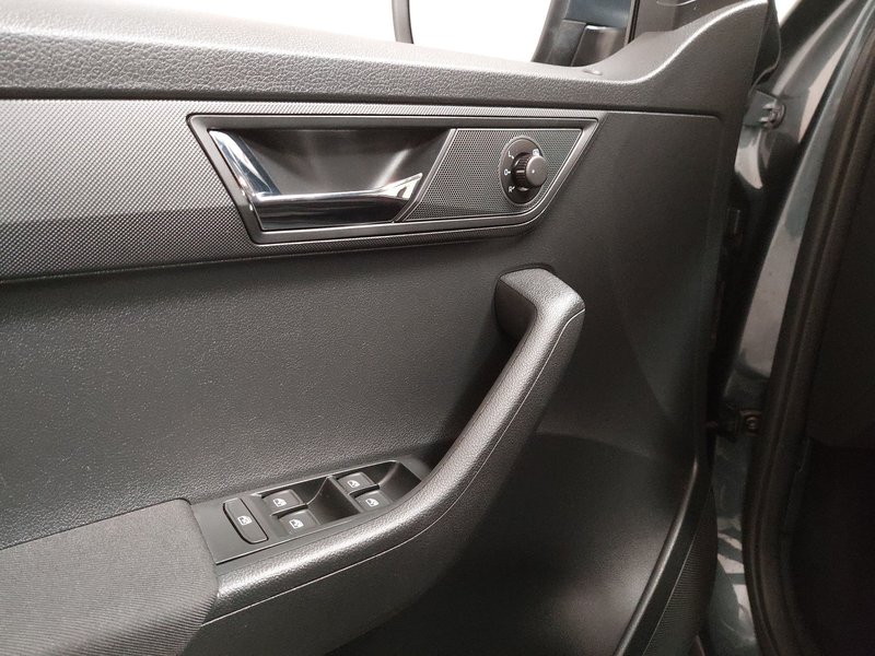 Škoda Fabia Combi 1.0 TSI automatik • Kamera za parkiranje — 5