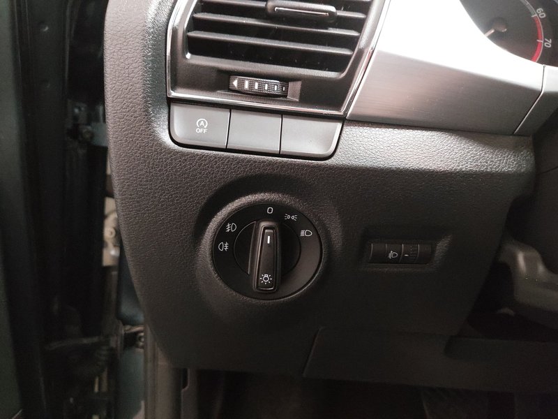 Škoda Fabia Combi 1.0 TSI automatik • Kamera za parkiranje — 7