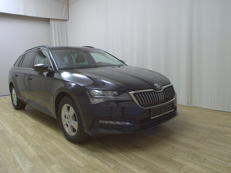 Škoda Superb Kombi 2.0 TDI automatik Ambition • ACC • Full LED — 3