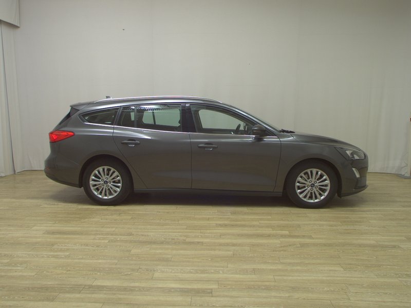 Ford Focus Turnier 1.5 EcoBlue automatik Titanium • LED • ACC