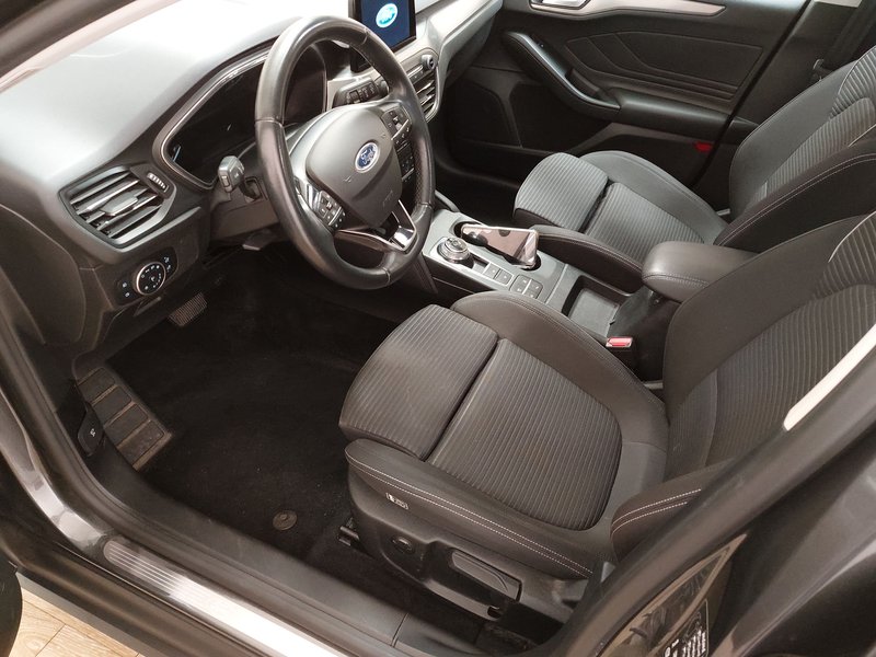 Ford Focus Turnier 1.5 EcoBlue automatik Titanium • LED • ACC — 14