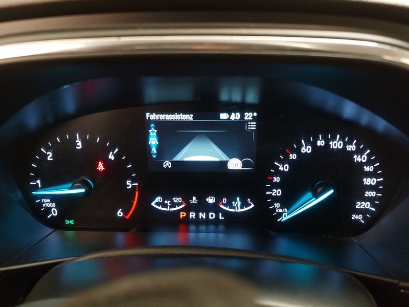 Ford Focus Turnier 1.5 EcoBlue automatik Titanium • LED • ACC — 20