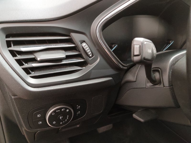 Ford Focus Turnier 1.5 EcoBlue automatik Titanium • LED • ACC — 21