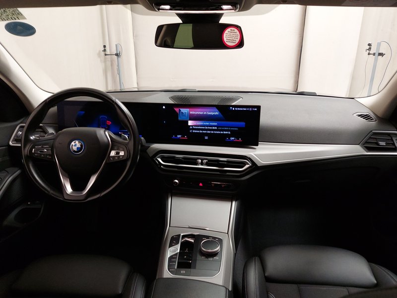 BMW 320e Touring automatik Sport Line • grijano staklo • el. peta vrata — 16