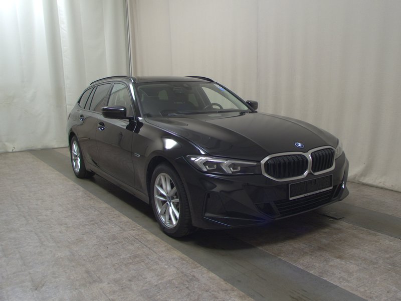 BMW 320e Touring automatik Sport Line • grijano staklo • el. peta vrata — 3