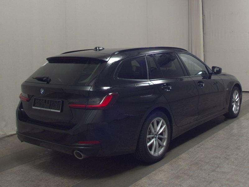 BMW 320e Touring automatik Sport Line • grijano staklo • el. peta vrata — 4