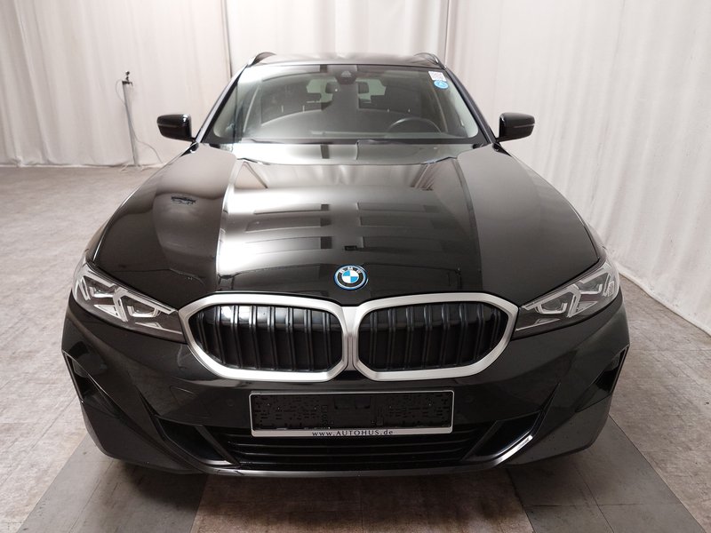 BMW 320e Touring automatik Sport Line • grijano staklo • el. peta vrata — 9